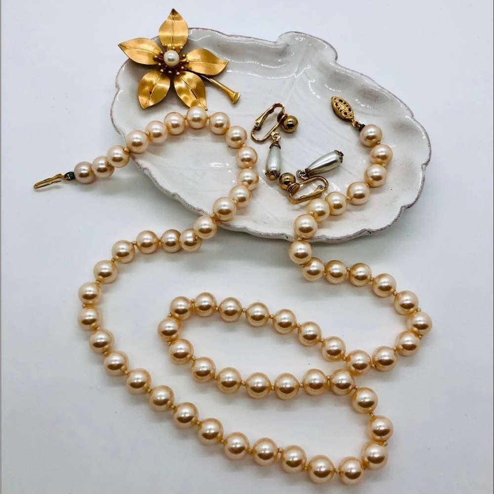 Vintage pearl jewelry & ceramic trinket dish tray lot